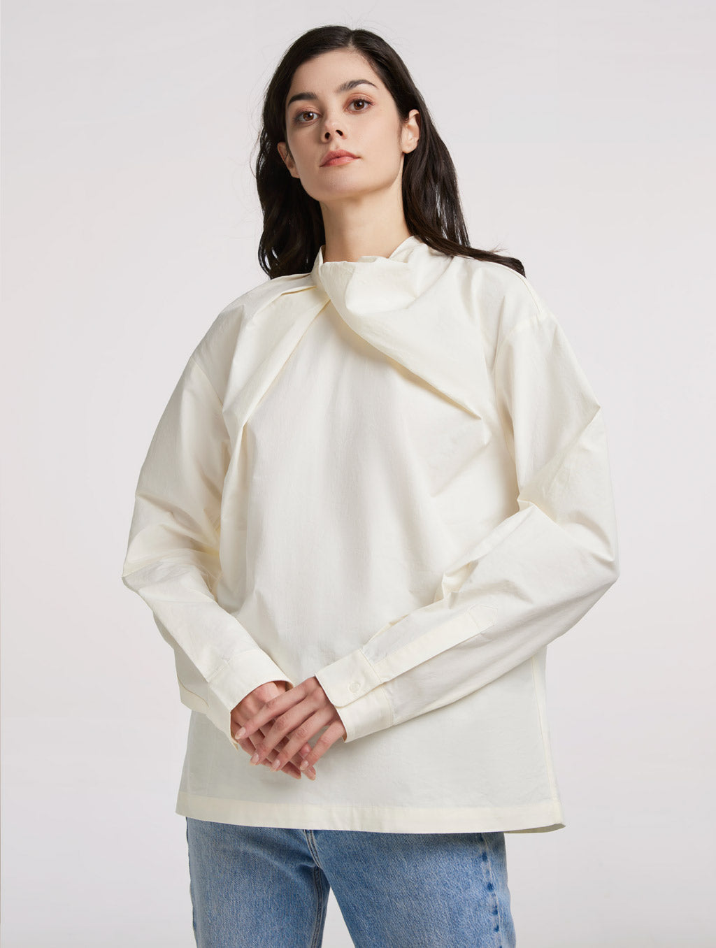 Overlapping Collar Shirt In Back Neck Button