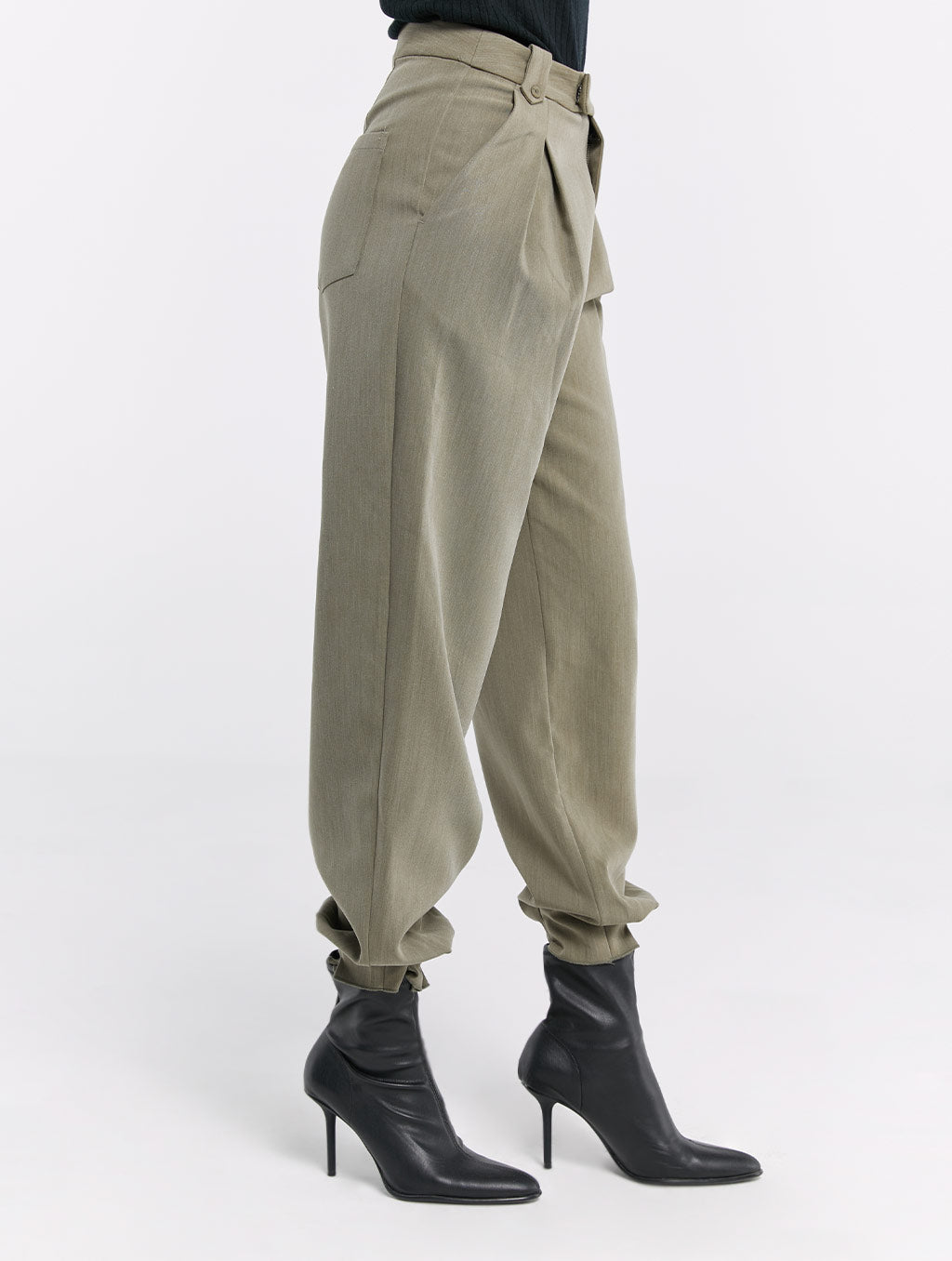 Classic Pleated Pants