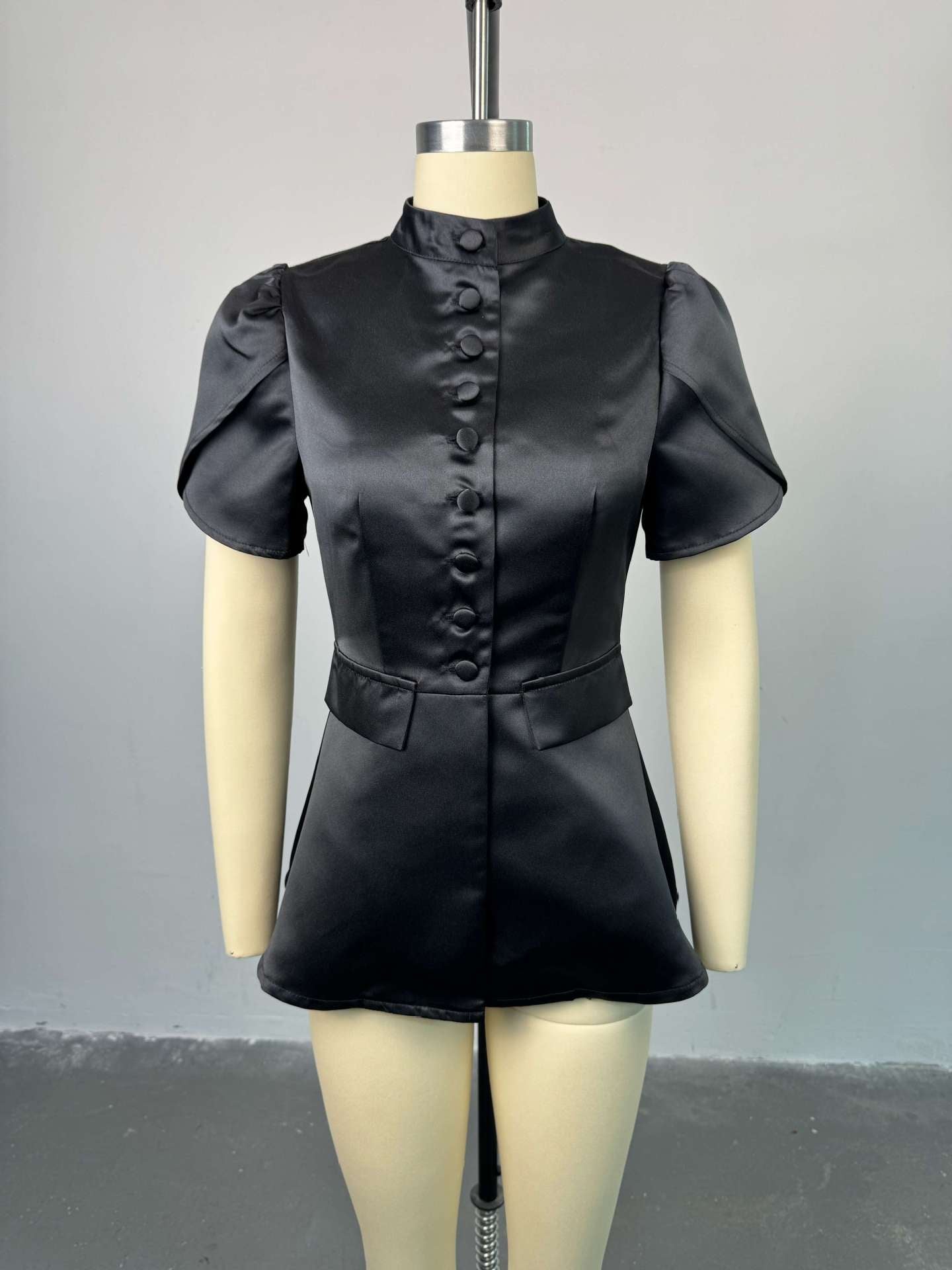 Stand up collar single-breasted shirt