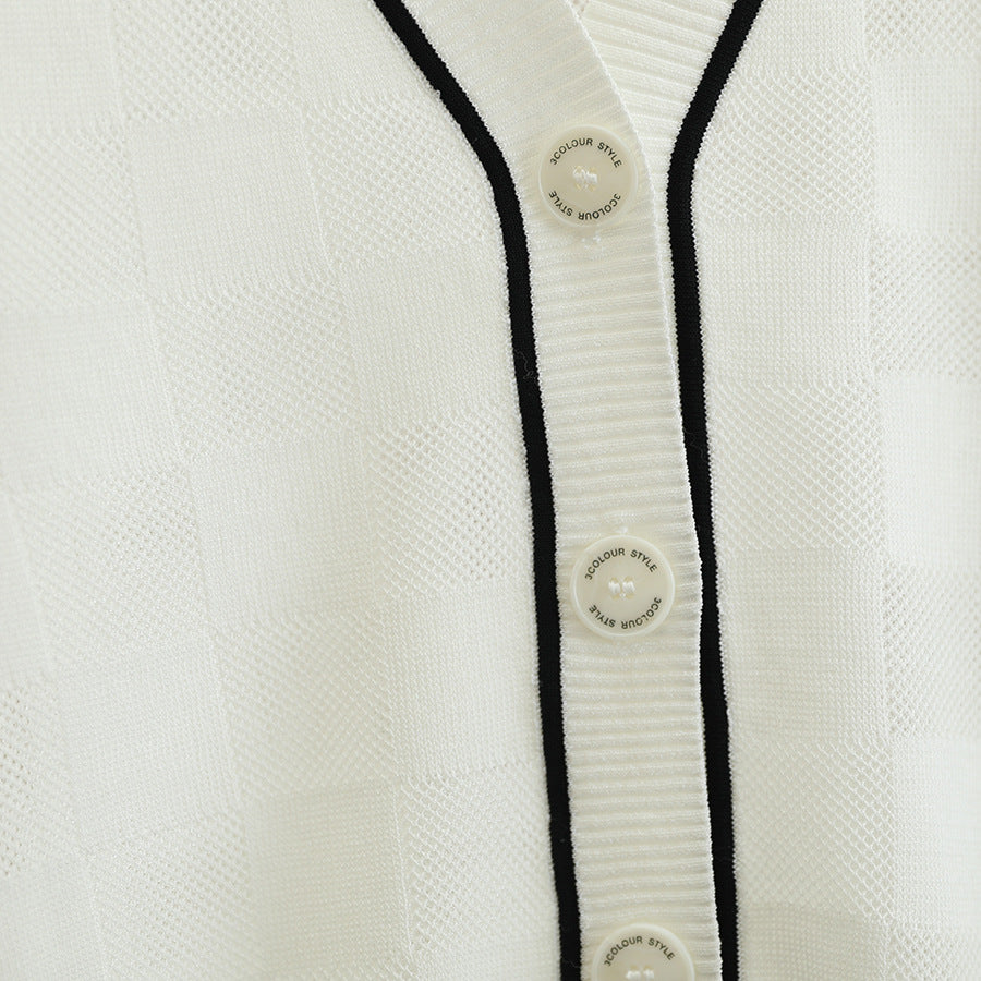 Simple striped V-neck plaid short-sleeved knitted sweater