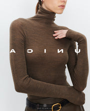 Knitted bottomed shirt top