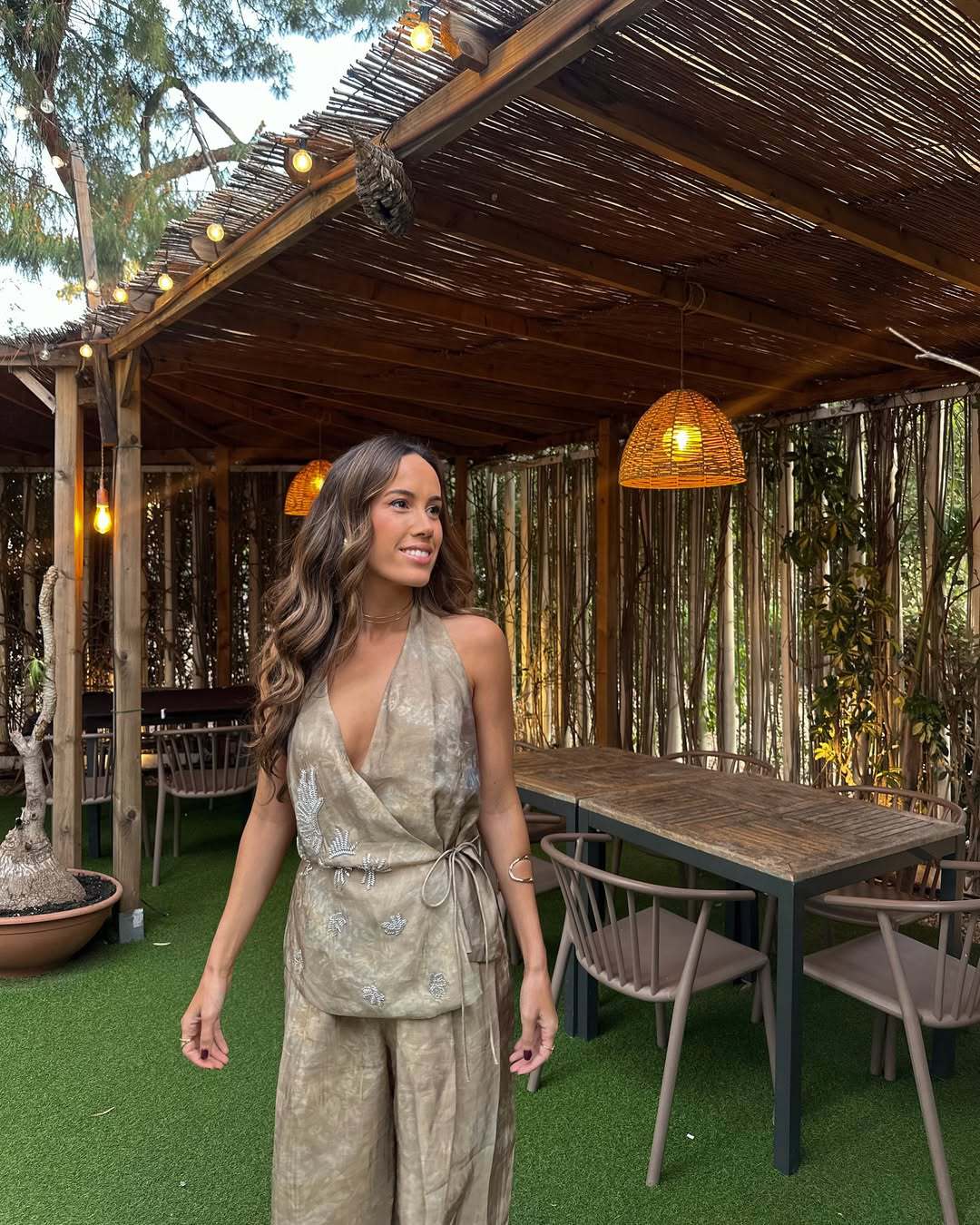 Printed sleeveless lace-up top + wide-leg pants set