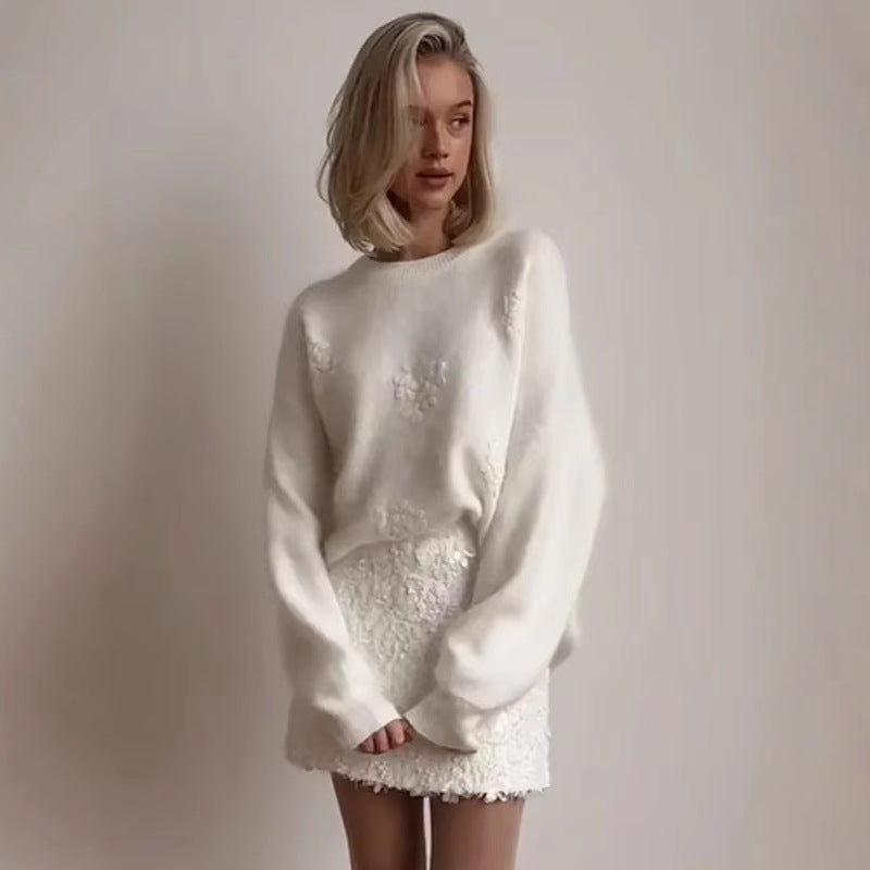 Solid color crew neck knitted jacquard sweater