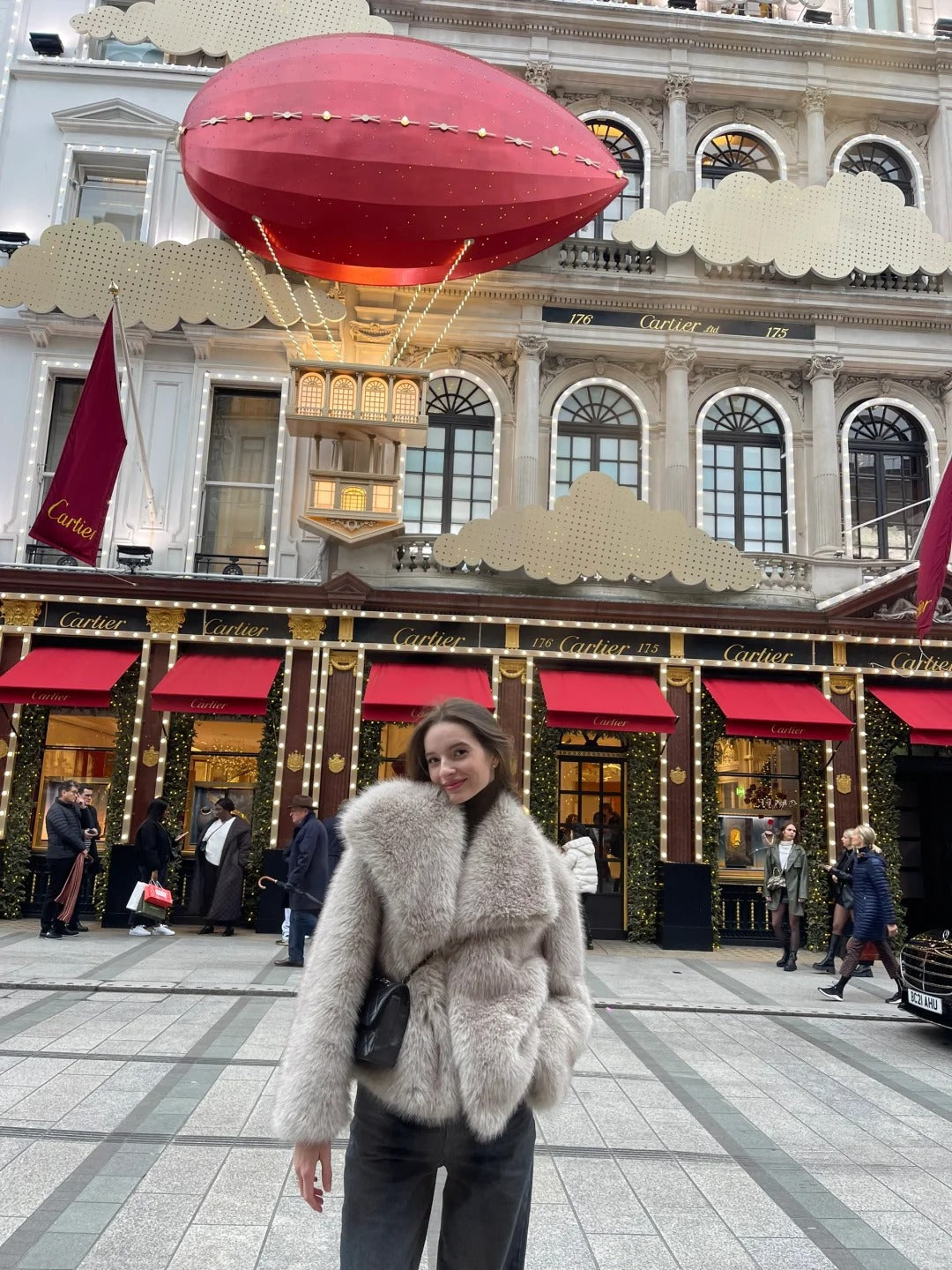 New trendy European and American style fur coat, fox fur coat