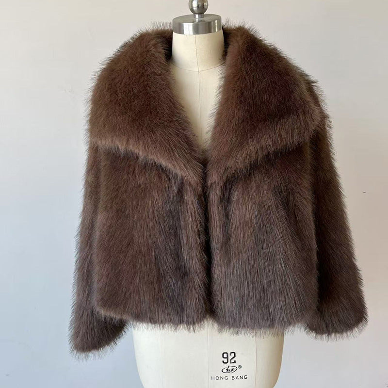 New trendy European and American style fur coat, fox fur coat