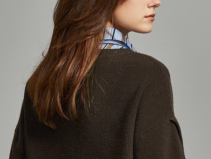 Splicing hollow wool knitted sweater