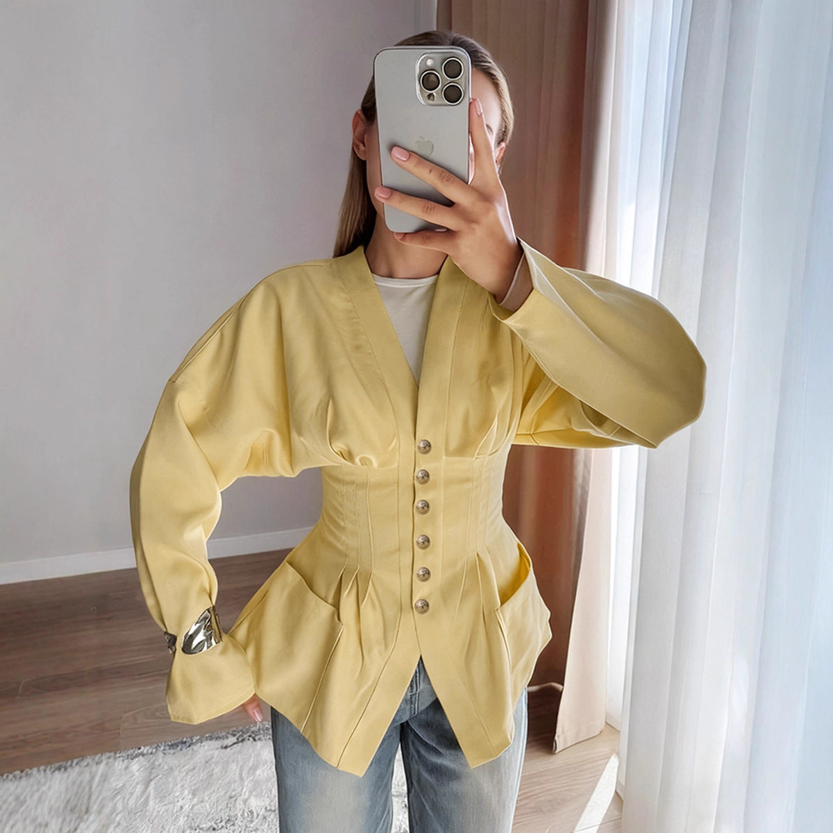 Slim fitting brown long-sleeved shirt with waist