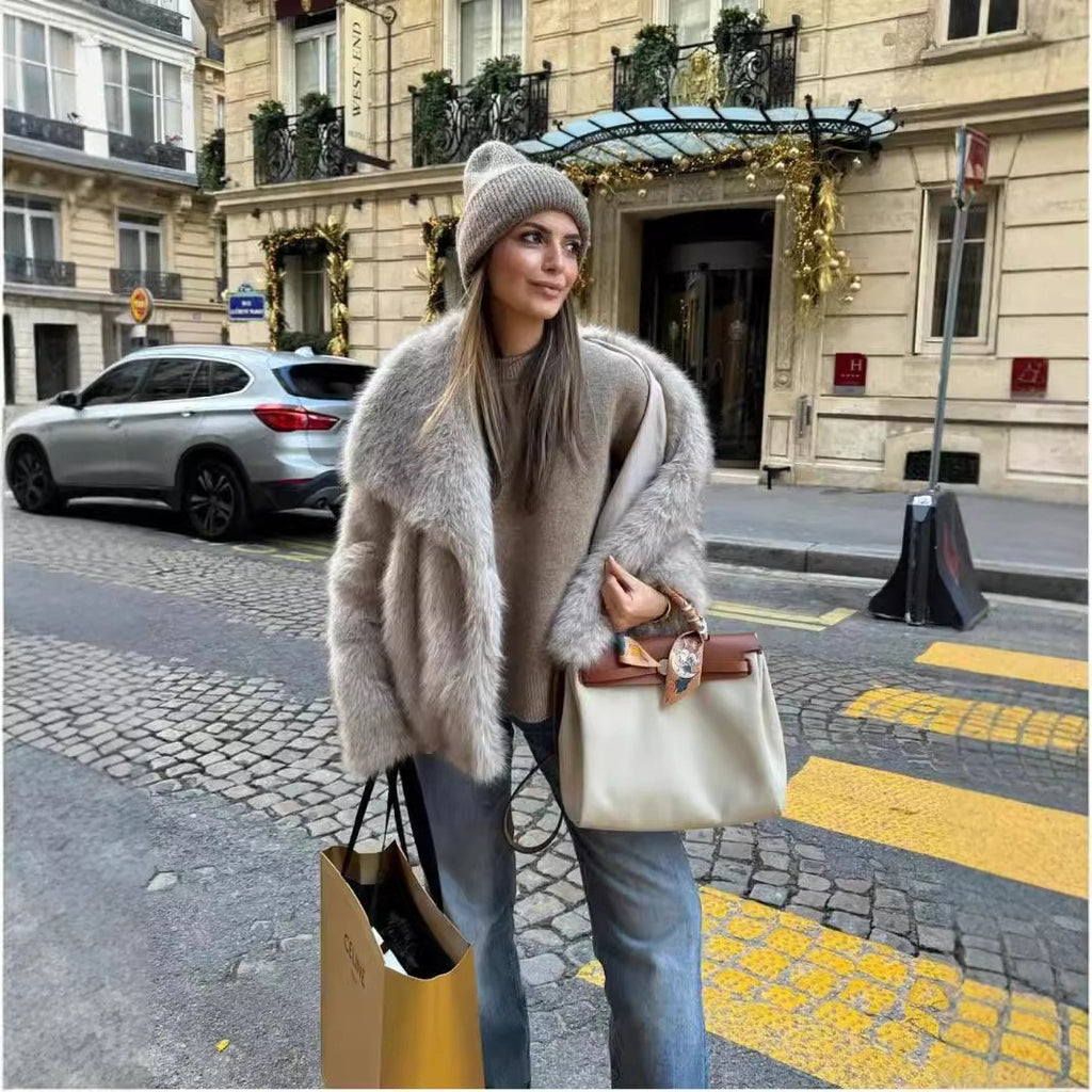 New trendy European and American style fur coat, fox fur coat