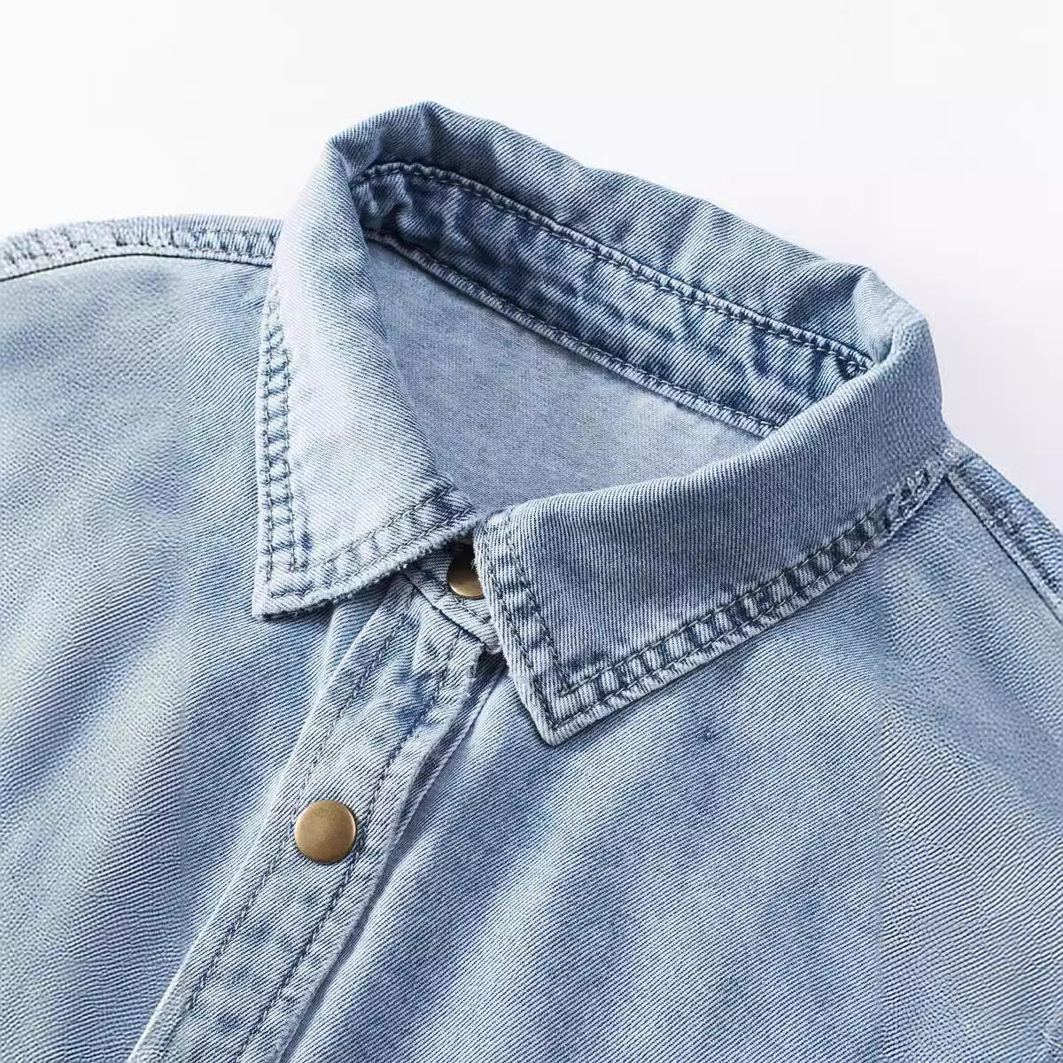 Slim-fit long-sleeved jacket