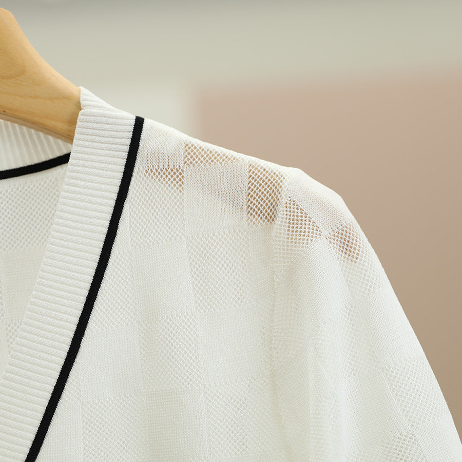 Simple striped V-neck plaid short-sleeved knitted sweater