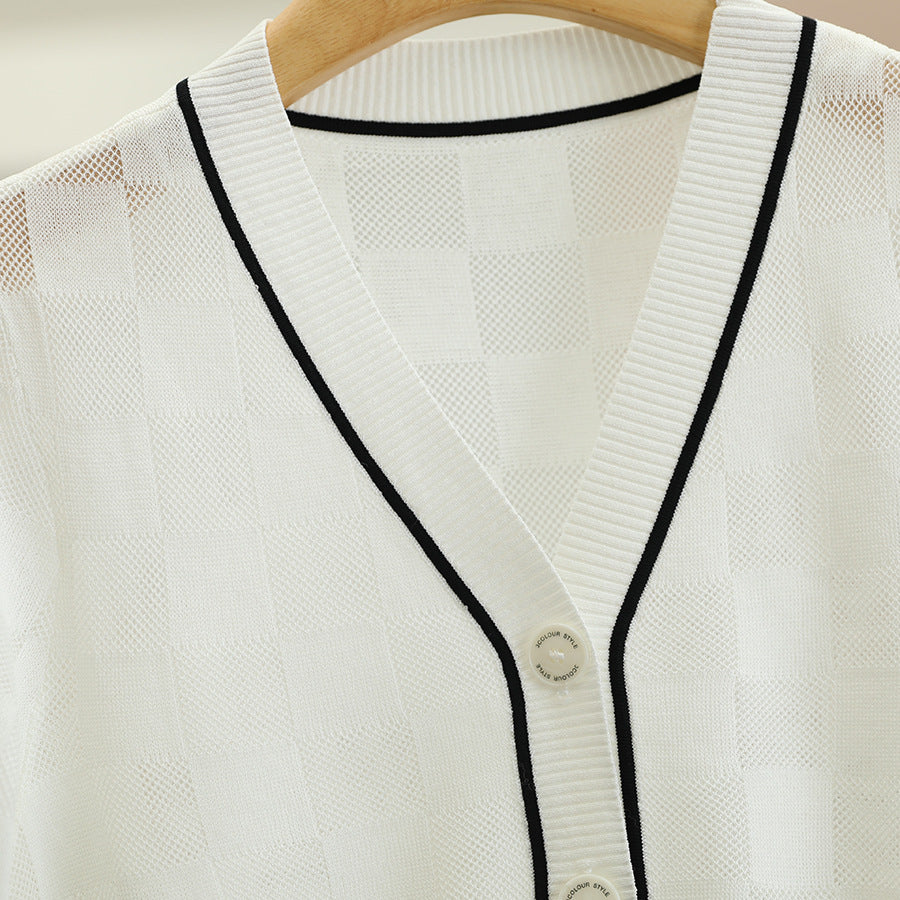 Simple striped V-neck plaid short-sleeved knitted sweater