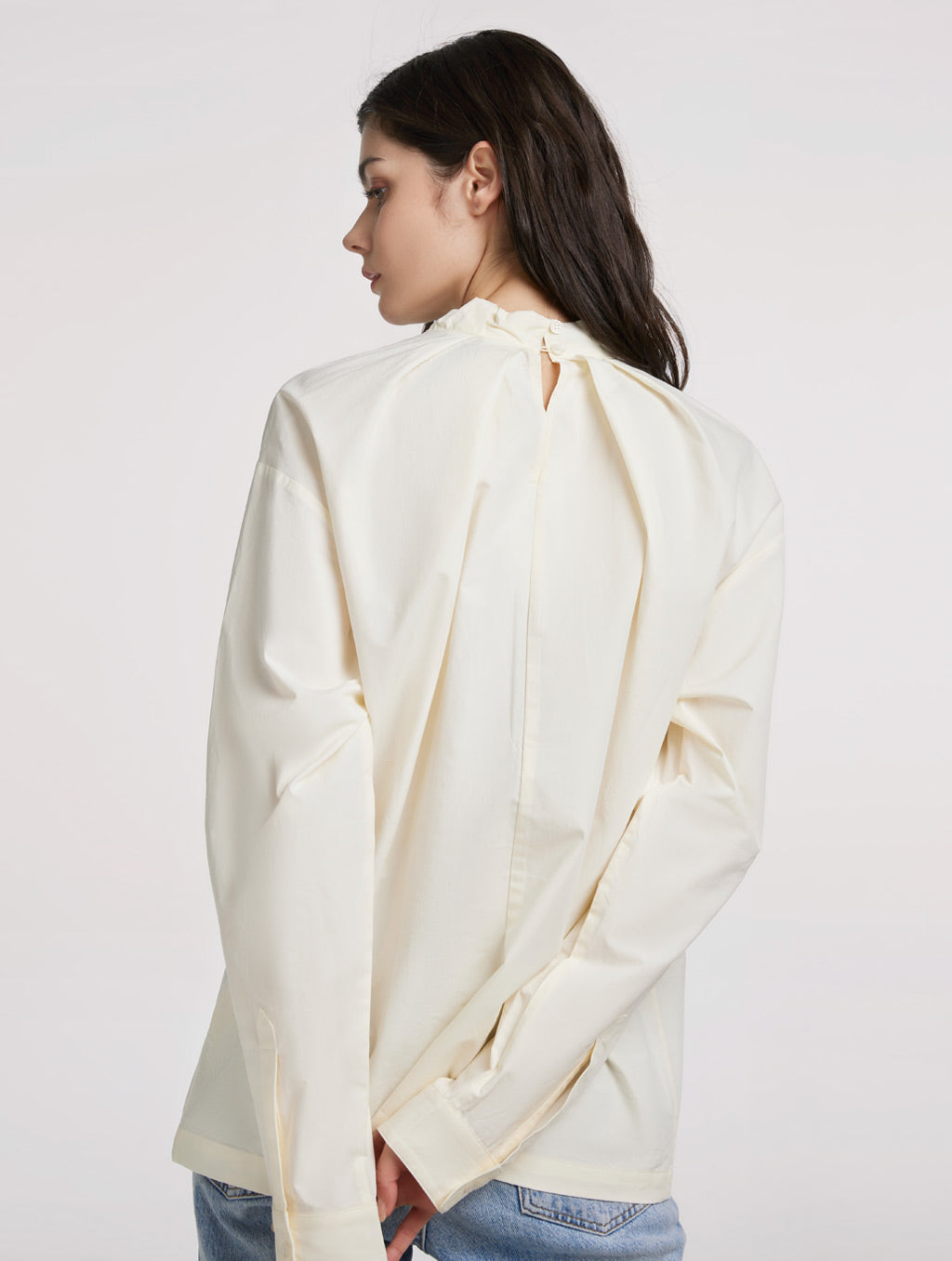 Overlapping Collar Shirt In Back Neck Button