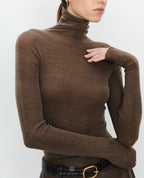 Knitted bottomed shirt top