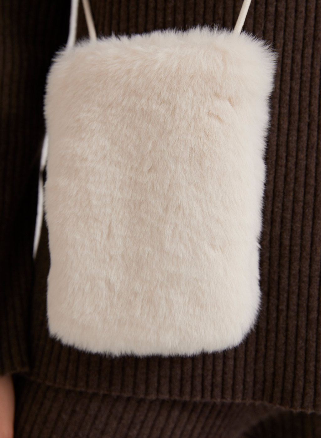 Faux Fur Expanded Pouch Ivory/Gold – Bandolier